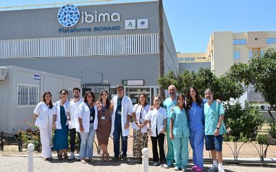 Un simple análisis de sangre y un nuevo fármaco duplican el tiempo sin empeorar en cáncer de mama avanzado