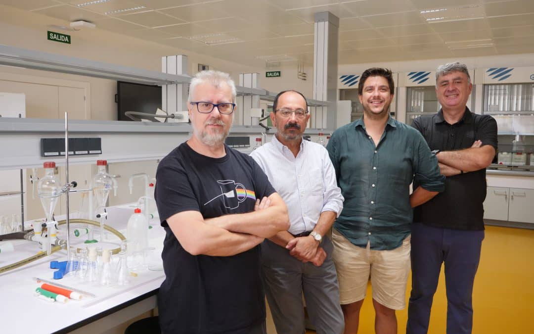 Ciencia malagueña en la primera línea mundial: descubren moléculas fluorescentes que brillan en agua y permiten ver mejor nuestras células