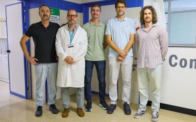 El servicio de Traumatología del Regional de Málaga desarrolla una tecnología innovadora para prevenir las infecciones en prótesis óseas
